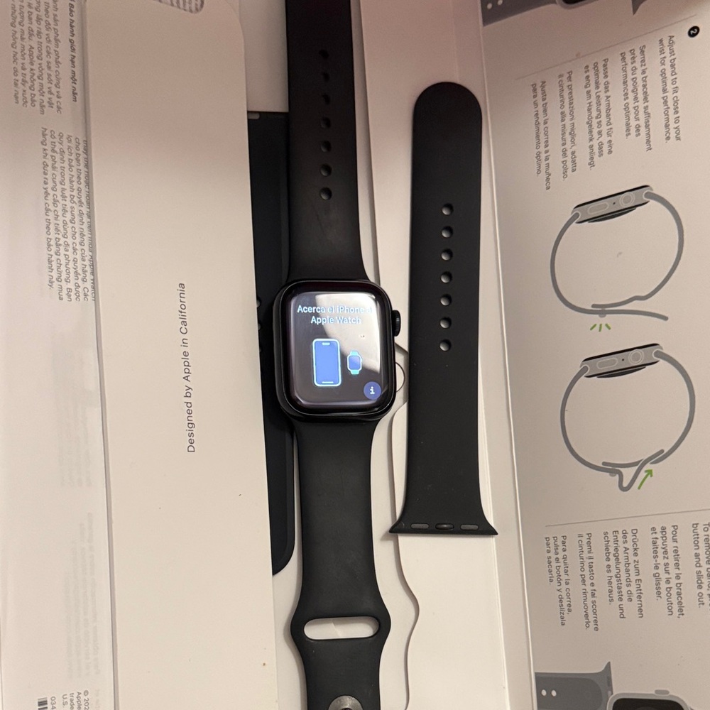 Apple Smartwatch with Black Band 7 Series 41mm GPS + Cellular